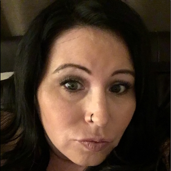 Meet your Posher, Raquel - Picture 1 of 1